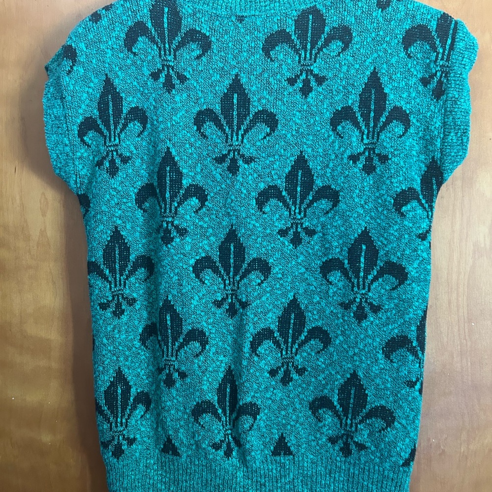Vintage fleur de lis Green and Black Crew Neck Sweater with Classic Design